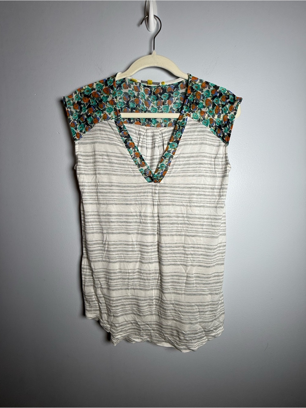 Yellow Anthropologie Women’s Small Floral Stripe Mixed Media V-Neck Top S